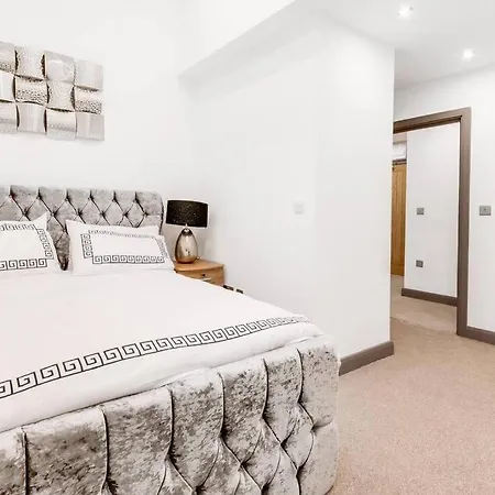 Regina Bradford Centre Apartment Bradford (West Yorkshire)
