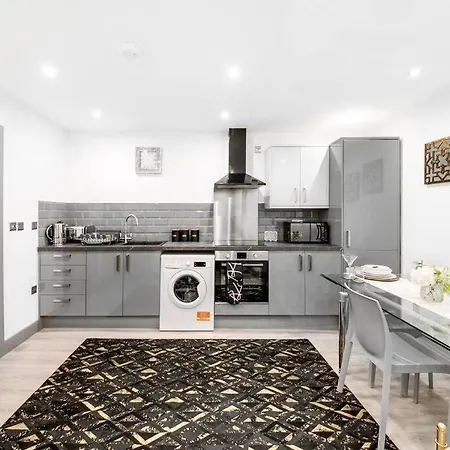 Regina Bradford Centre Apartment *