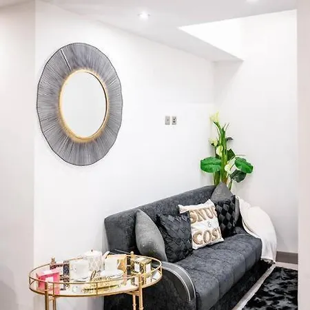 Regina Bradford Centre Apartment
